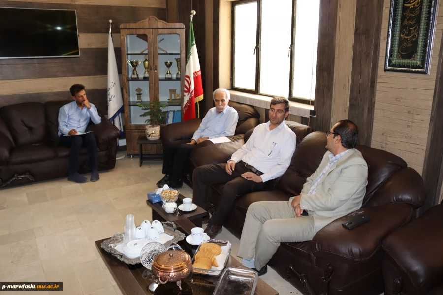 سلسله جلسات بررسی راهکارها و عقد تفاهم نامه جهت اشتغال زایی دانش آموختگان و ارتباط آموزشکده فنی با صنعت در راستای شعار سال 1402 8