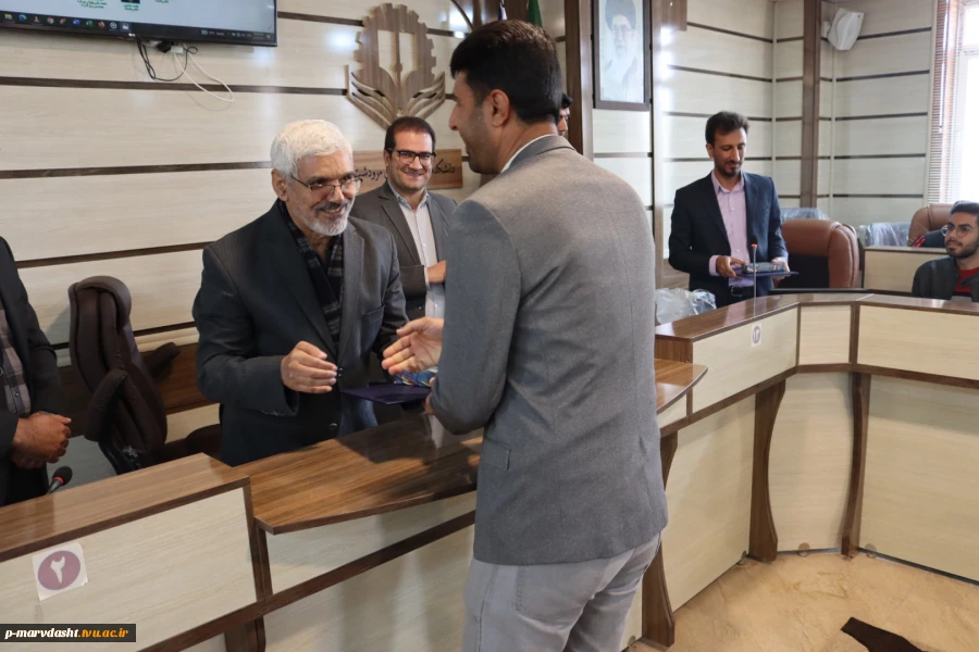 مراسم بزرگداشت روز دانشجو در آموزشکده فنی و حرفه ای مرودشت برگزار گردید 6