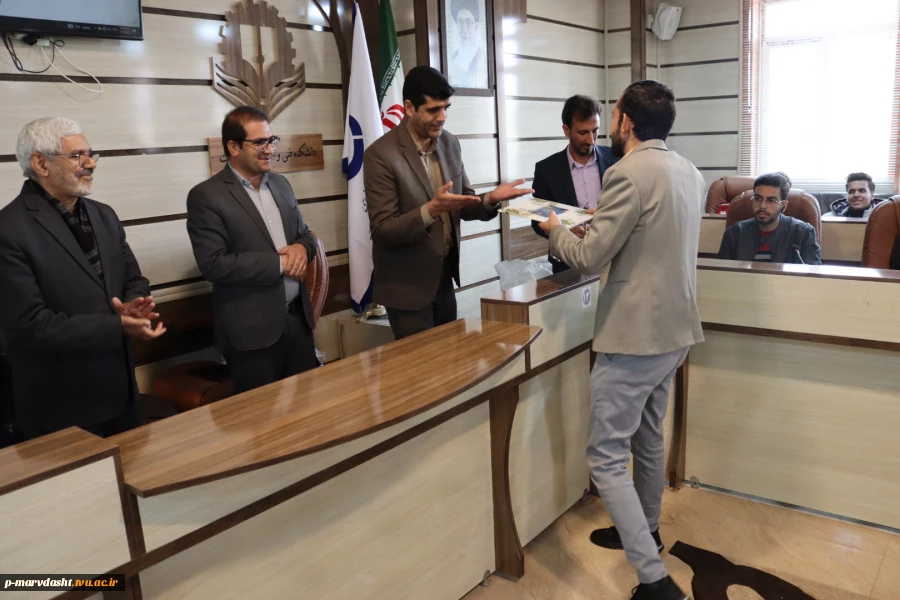مراسم بزرگداشت روز دانشجو در آموزشکده فنی و حرفه ای مرودشت برگزار گردید 10